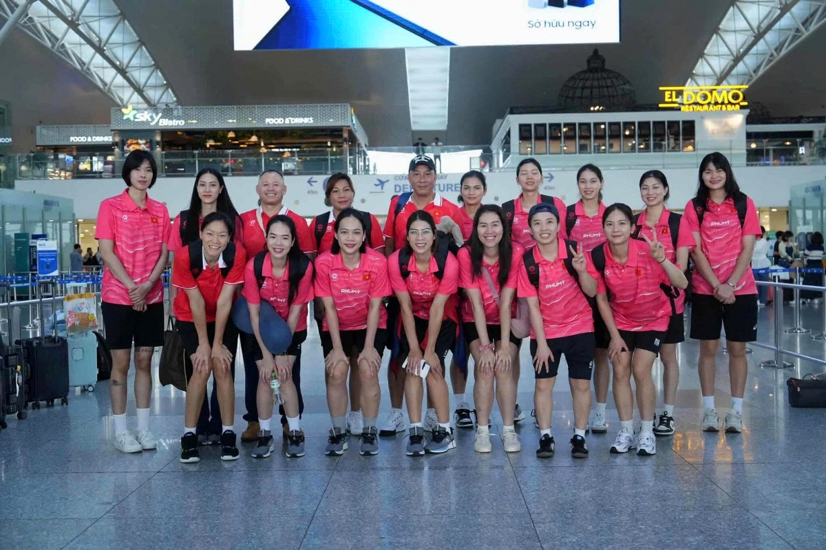 Women volleyball team leave for World Championship in Thailand